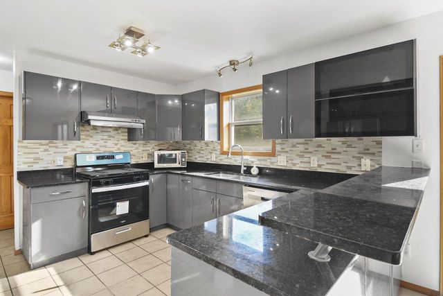 1233 Velvet Leaf Drive, Madison, WI 53719