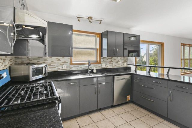 1233 Velvet Leaf Drive, Madison, WI 53719