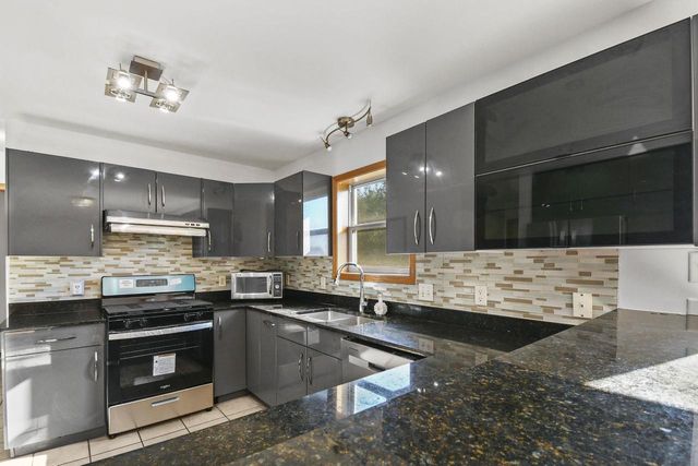 1233 Velvet Leaf Drive, Madison, WI 53719