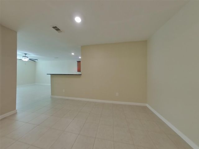 821 Painted Bison Drive, La Marque, TX 77568