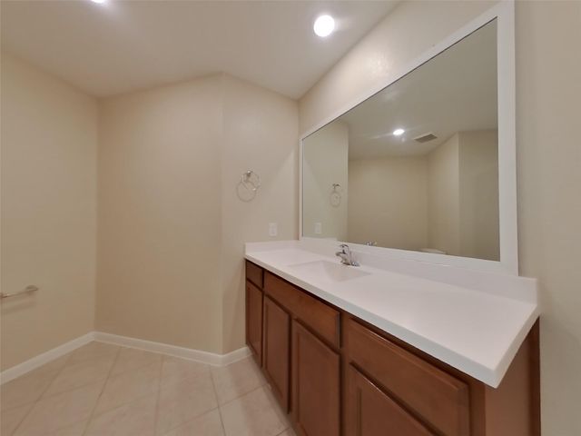 821 Painted Bison Drive, La Marque, TX 77568