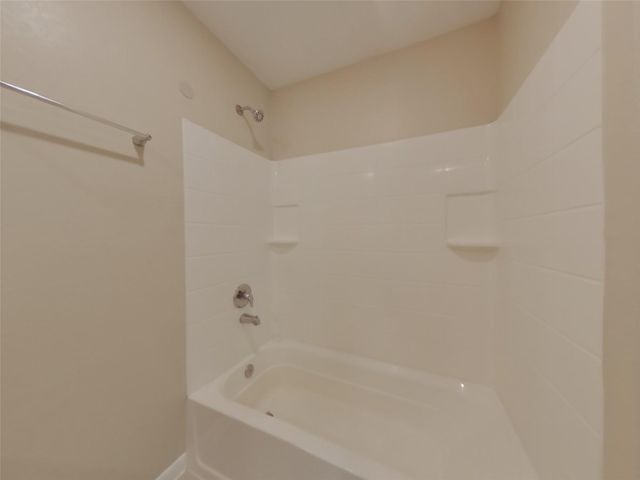 821 Painted Bison Drive, La Marque, TX 77568