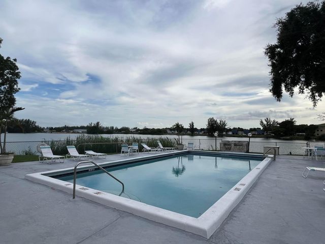 4491 Crystal Lake Drive 108a, Deerfield Beach, FL 33064