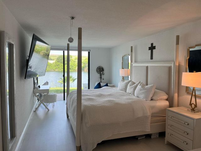 4491 Crystal Lake Drive 108a, Deerfield Beach, FL 33064