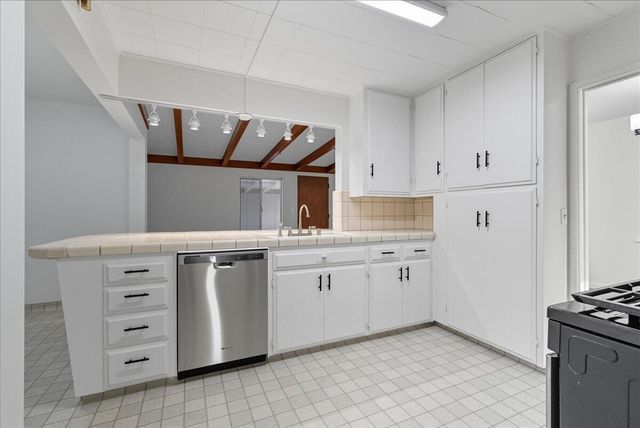 407 Channing Way, Exeter, CA 93221