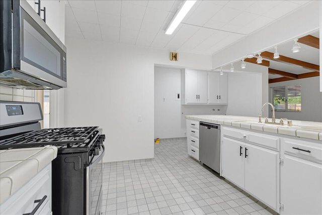 407 Channing Way, Exeter, CA 93221