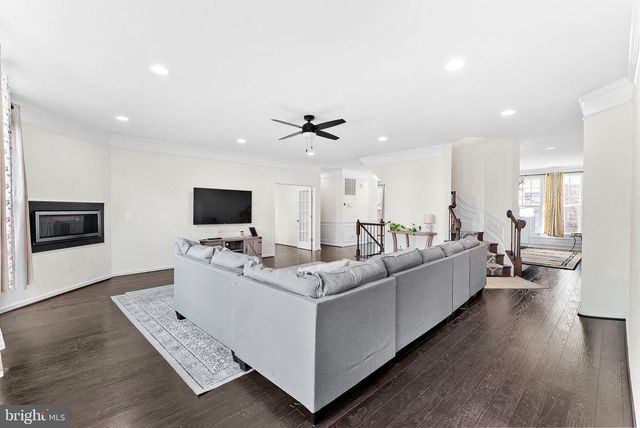 1010 THEMIS ST SE, Leesburg, VA 20175