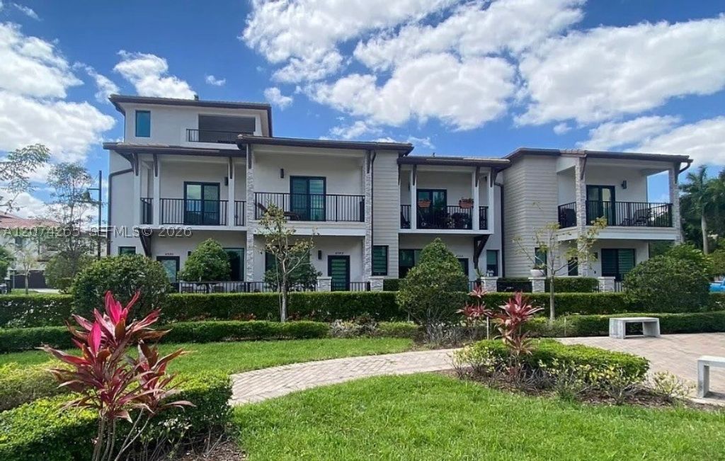 4940 NW 83rd Ave 4940, Doral, FL 33166