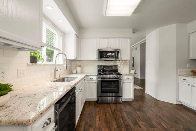 15424 Ozone PL, Austin, TX 78728