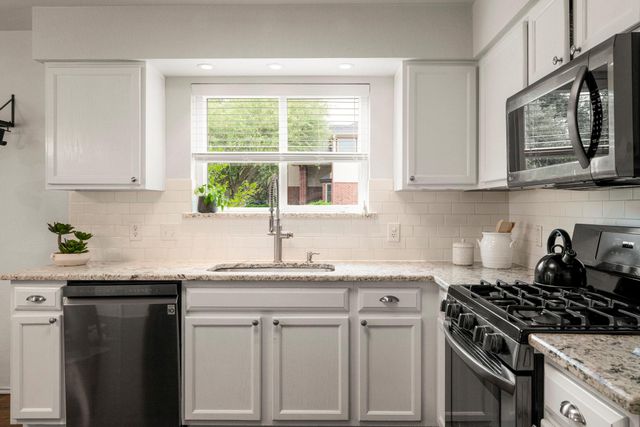15424 Ozone PL, Austin, TX 78728