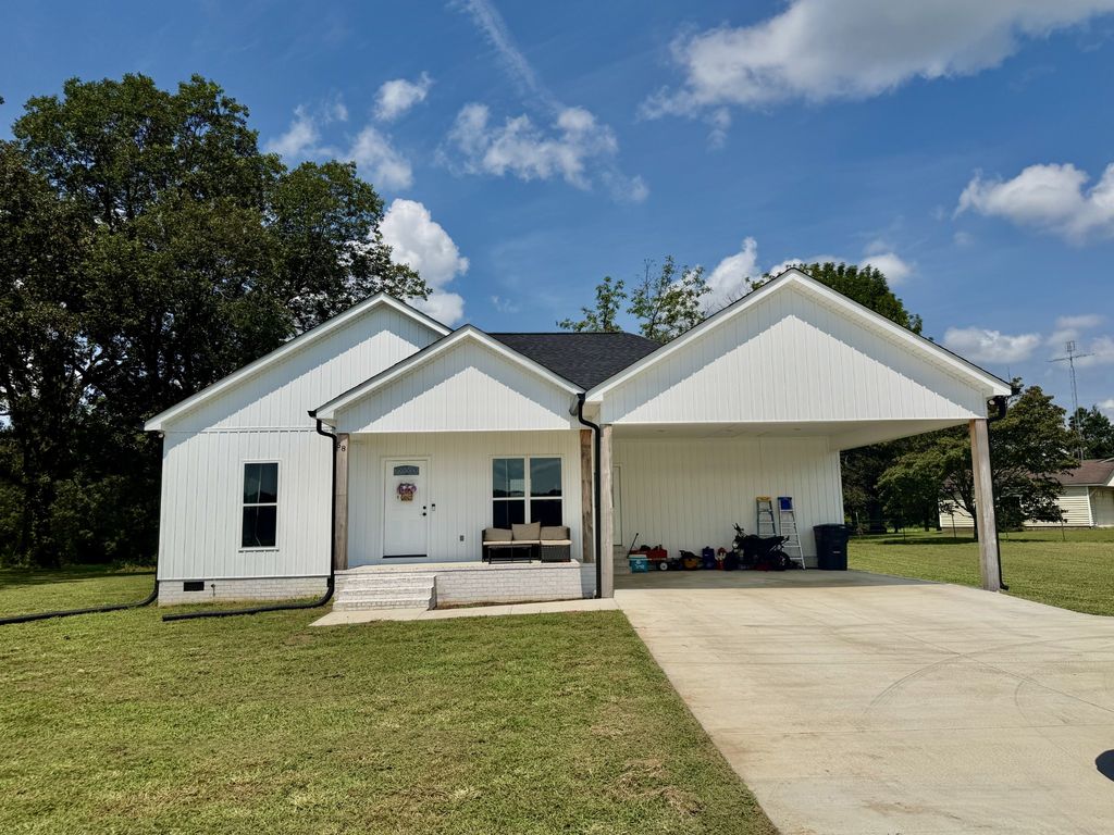 58 Jordan Rd, Lawrenceburg, TN 38464