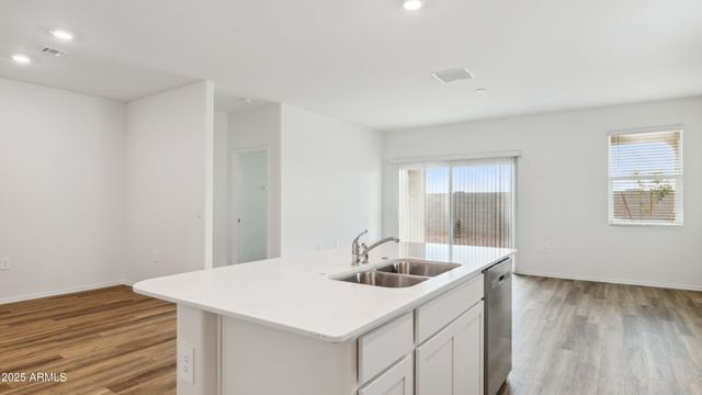 18415 W BUCKSKIN Trail, Wittmann, AZ 85361