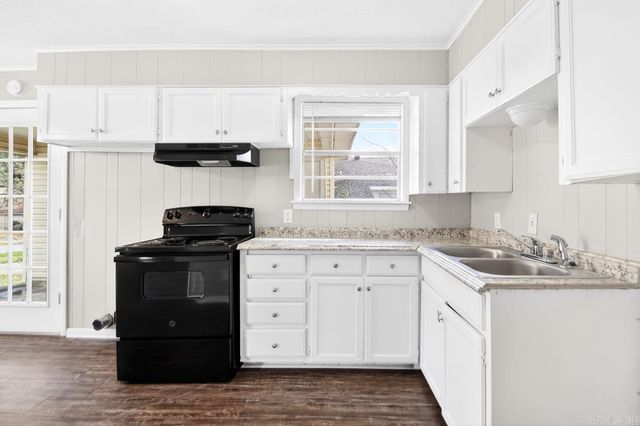 1011 Ferrell Drive, Jacksonville, AR 72076