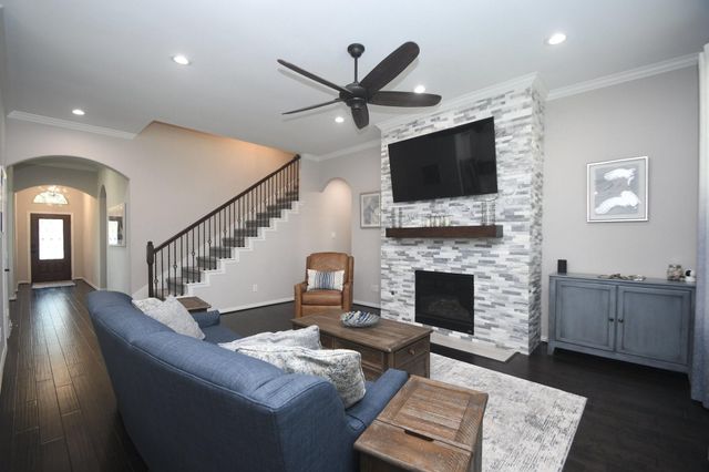 6304 Wood Creek Lane, League City, TX 77573