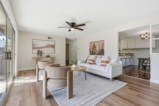 8200 Zenith Dr, Citrus Heights, CA 95621