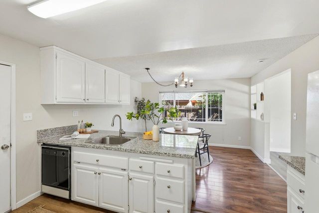 8200 Zenith Dr, Citrus Heights, CA 95621