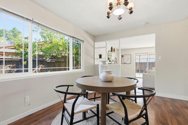 8200 Zenith Dr, Citrus Heights, CA 95621