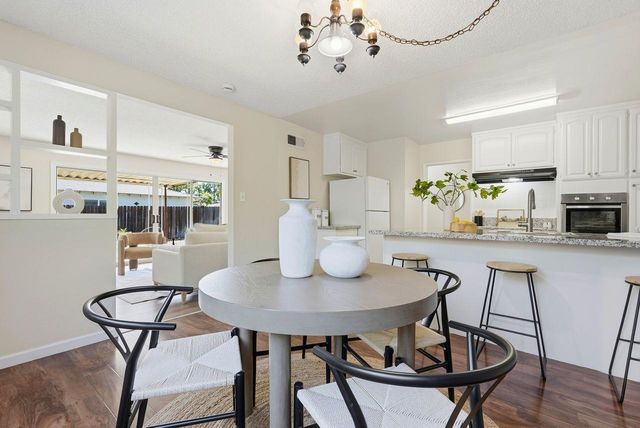 8200 Zenith Dr, Citrus Heights, CA 95621