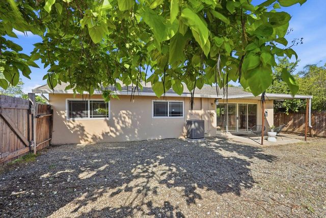 8200 Zenith Dr, Citrus Heights, CA 95621