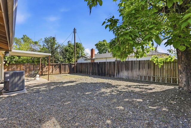 8200 Zenith Dr, Citrus Heights, CA 95621