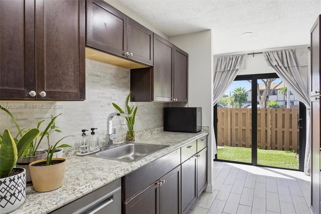 2950 NW 106th Avenue 8, Sunrise, FL 33322