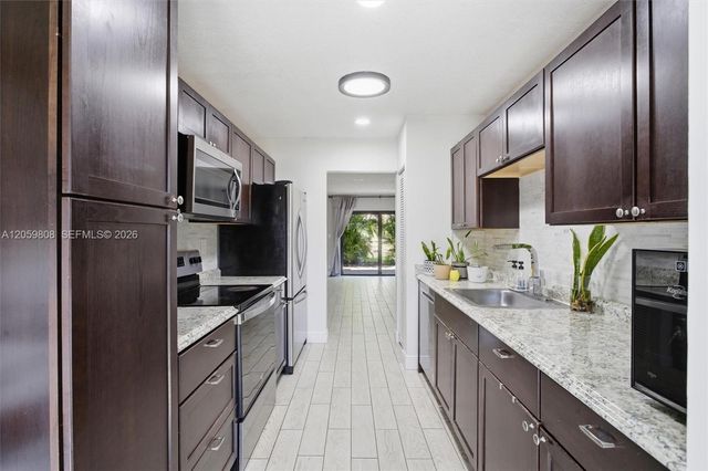 2950 NW 106th Avenue 8, Sunrise, FL 33322