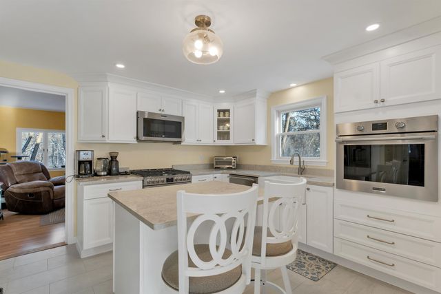 9 Barkland Drive, Derry, NH 03038