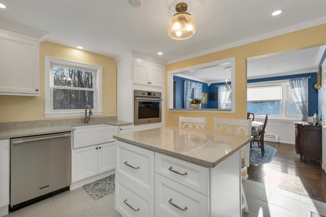 9 Barkland Drive, Derry, NH 03038