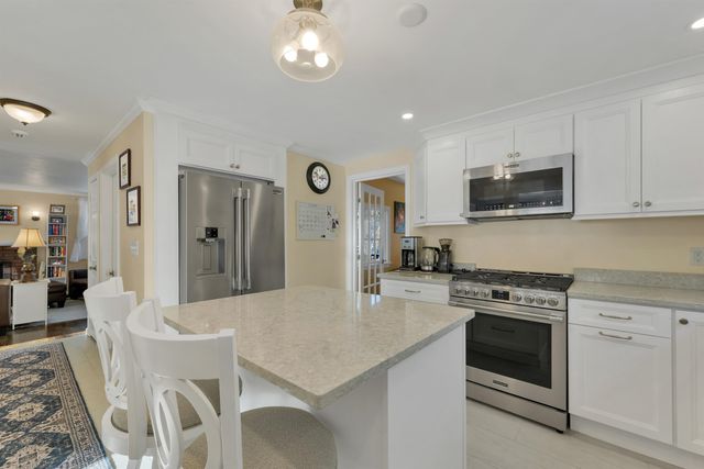 9 Barkland Drive, Derry, NH 03038