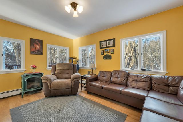 9 Barkland Drive, Derry, NH 03038