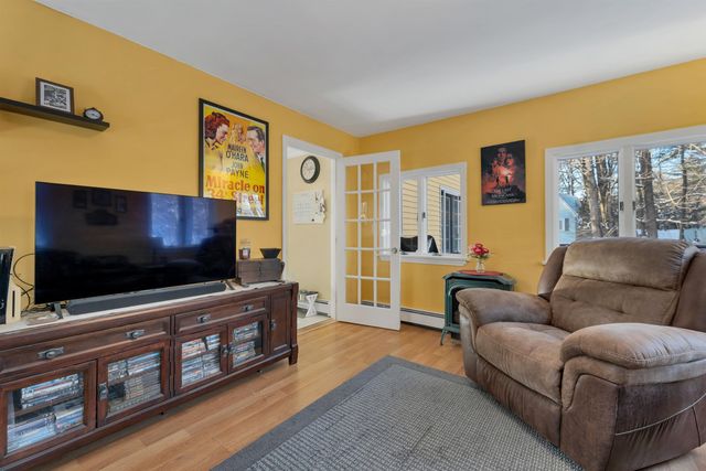 9 Barkland Drive, Derry, NH 03038