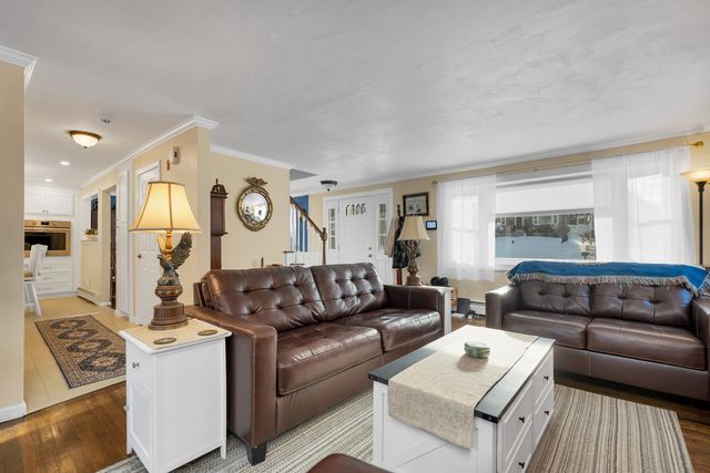 9 Barkland Drive, Derry, NH 03038