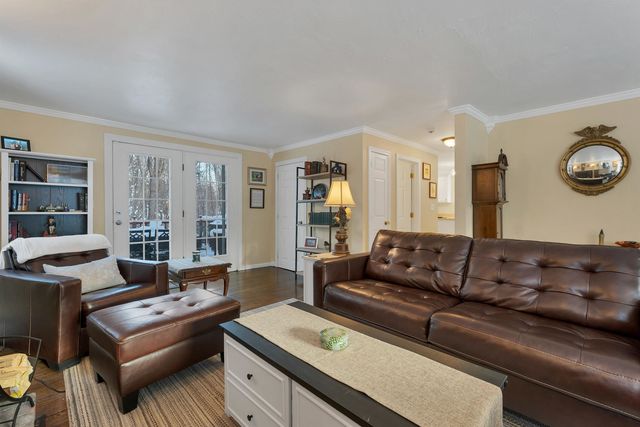 9 Barkland Drive, Derry, NH 03038