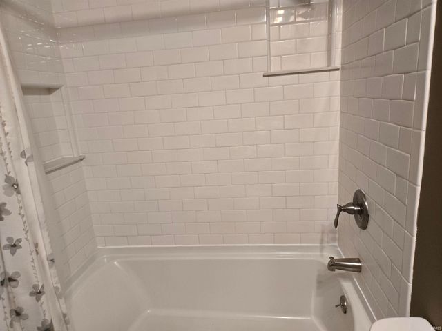 54519 Whispering Oak Drive, Mishawaka, IN 46545