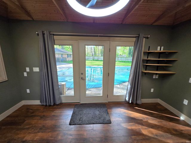 54519 Whispering Oak Drive, Mishawaka, IN 46545