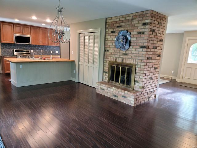 54519 Whispering Oak Drive, Mishawaka, IN 46545
