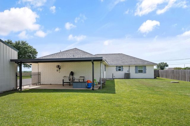 22645 Inness Ln, Vacherie, LA 70090