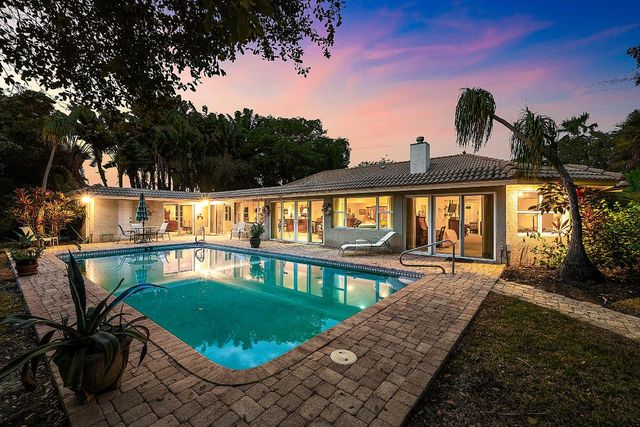 416 S Country Club Drive, Atlantis, FL 33462