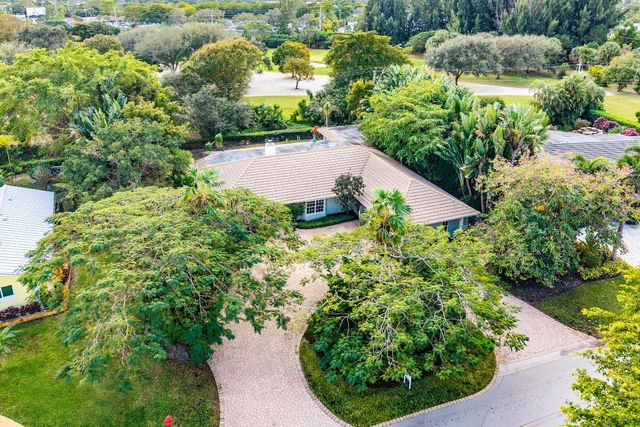 416 S Country Club Drive, Atlantis, FL 33462