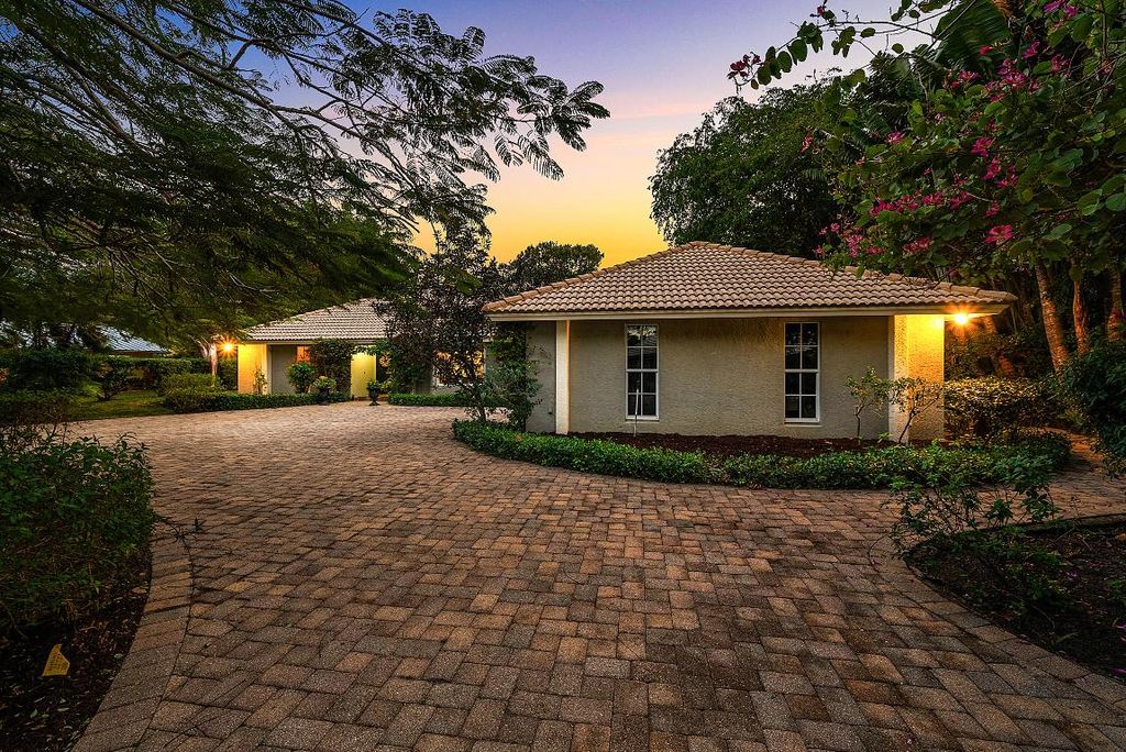 416 S Country Club Drive, Atlantis, FL 33462