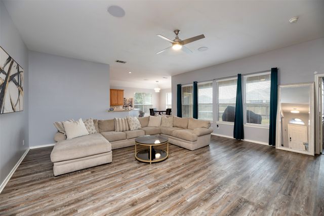 105 Waterview Parkway, Red Oak, TX 75154