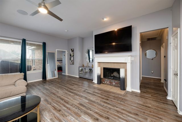 105 Waterview Parkway, Red Oak, TX 75154