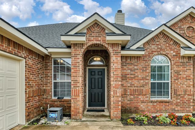 105 Waterview Parkway, Red Oak, TX 75154