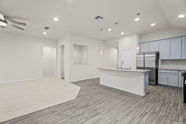 7634 Desperado Way, Boerne, TX 78015