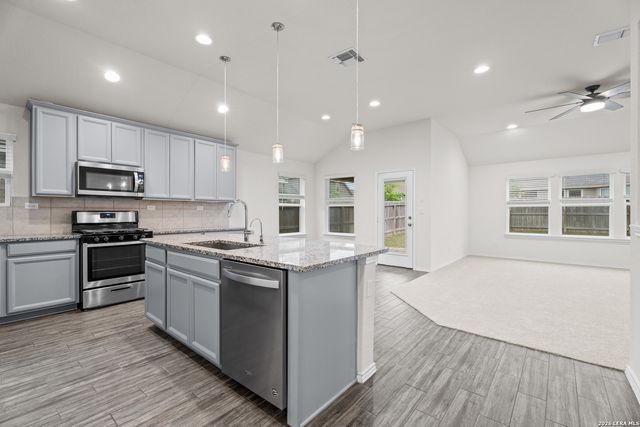 7634 Desperado Way, Boerne, TX 78015