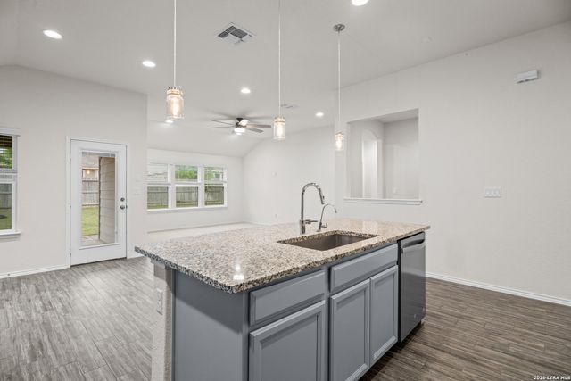 7634 Desperado Way, Boerne, TX 78015