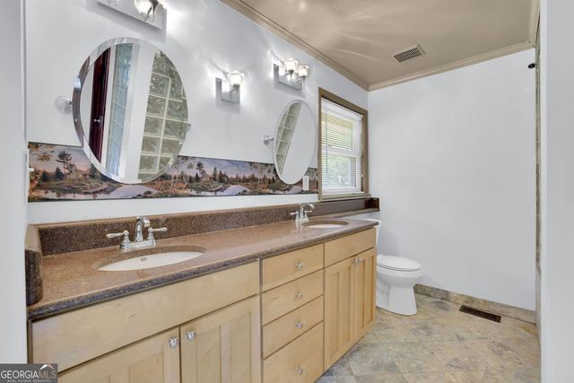 1563 Rockbridge Road, Stone Mountain, GA 30087