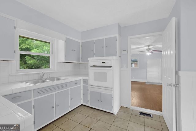 1563 Rockbridge Road, Stone Mountain, GA 30087