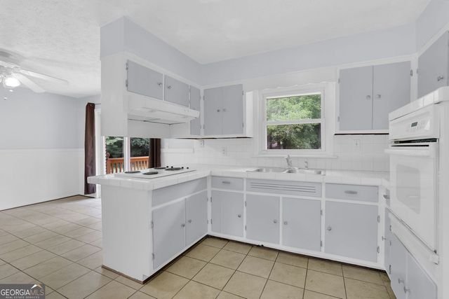 1563 Rockbridge Road, Stone Mountain, GA 30087