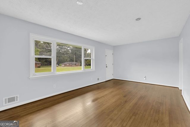 1563 Rockbridge Road, Stone Mountain, GA 30087